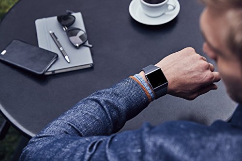 Fitbit - Ionic - Montre connectée sport : GPS intégré, + de 4 jours d’autonomie et étanche