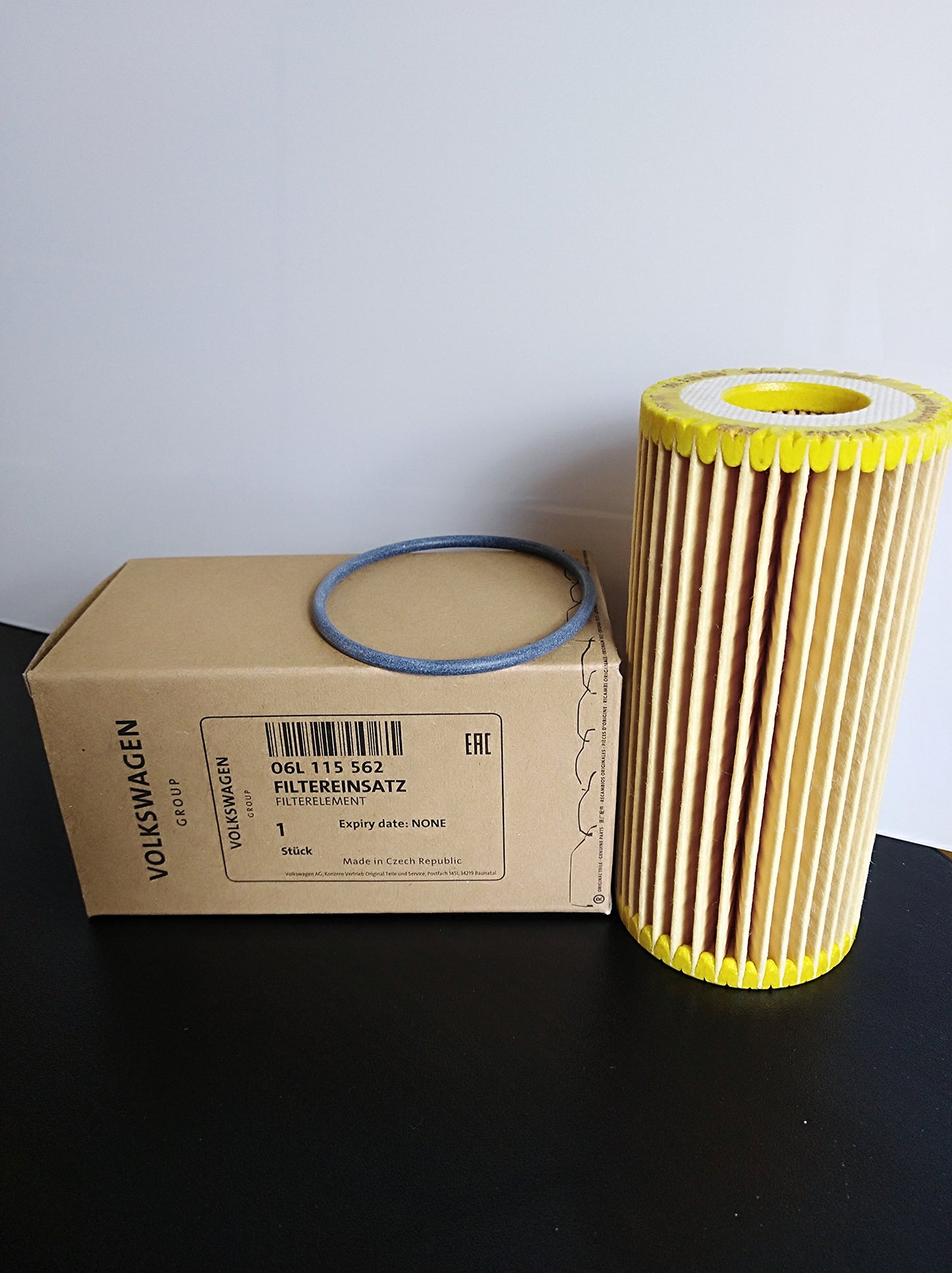Filter element with Gasket AUDI VW Audi A3 Cabriolet 06L115562
